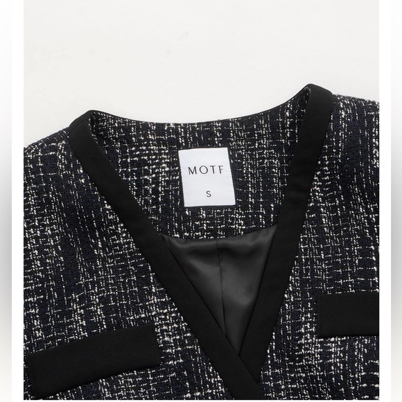 MOTF PREMIUM TWEED DOUBLE BREASTED BLAZER DRESS - Picture 5 of 10